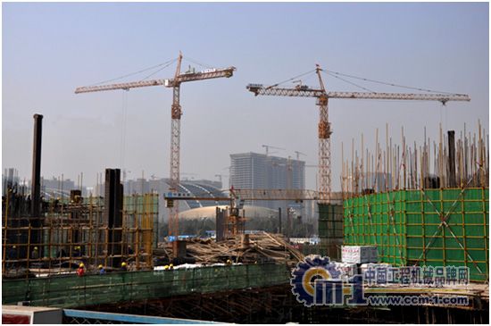 川建塔機(jī)參與施工成都高端綜合體項目