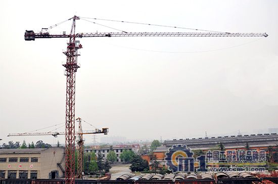SCM C6010塔機(jī)立塔現(xiàn)場(chǎng)